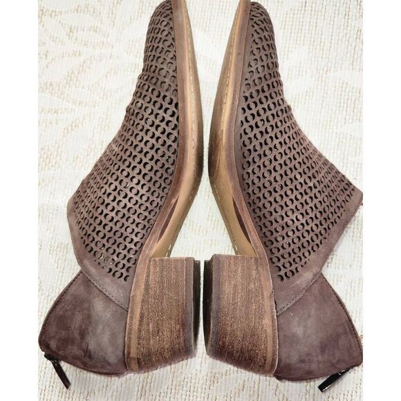 Vince Camuto slip on block heeled booties - Picture 5 of 10